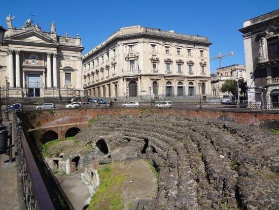 La Dimora Del Principe - Appartamento Catania Luaran gambar
